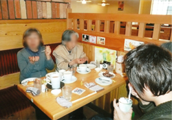 近所の喫茶店へ食べに行った写真